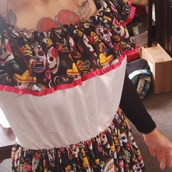 Day of the Dead gown - Picture 7 of 10